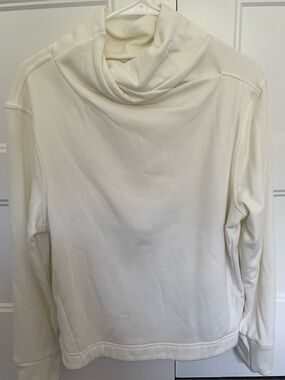 L - soft, long sleeve sweater